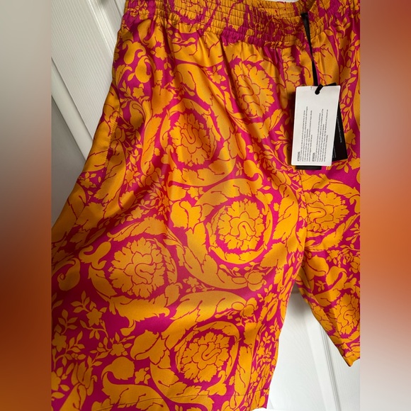 Versace - Picture 6 of 9